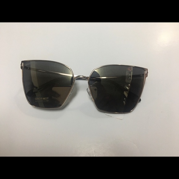 Tom Ford TF 653 Helena Sunglasses 28C Rose Gold - Picture 3 of 4